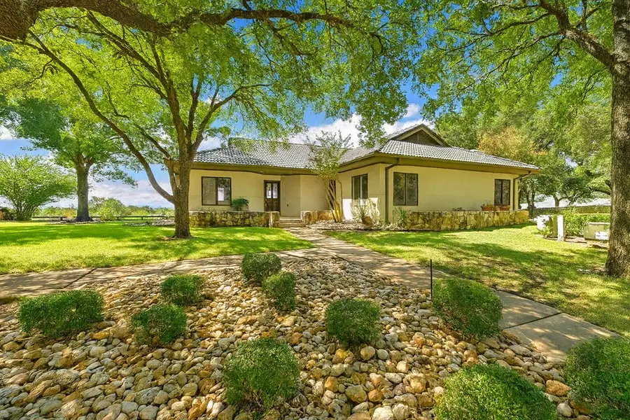 1607 Clubhouse Hill Dr, Spicewood, TX 78669 - Image #2