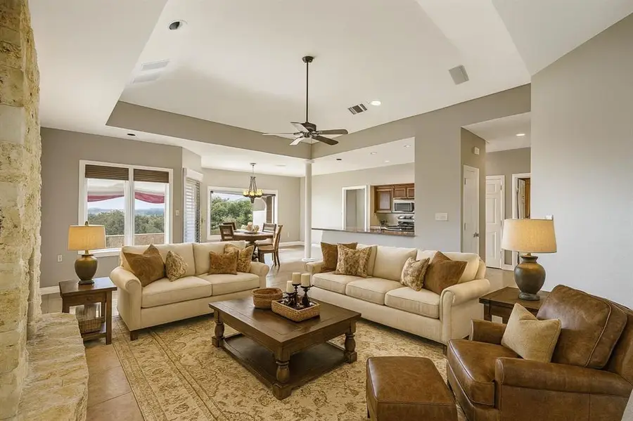 1607 Clubhouse Hill Dr, Spicewood, TX 78669 - Image #3