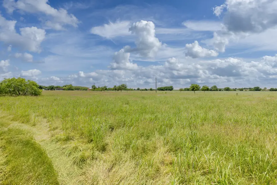 2091 Goodwin Rd, Gonzales, TX 78629 - Image #2