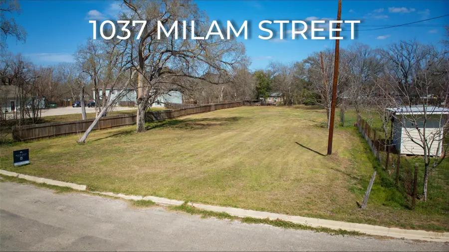 1037 Milam St, Luling, TX 78648 - #2