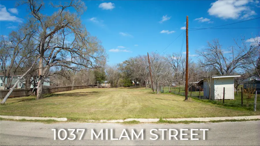 1037 Milam St, Luling, TX 78648 - #3