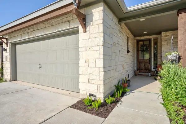 2240 Ringstaff Rd, Leander, TX 78641