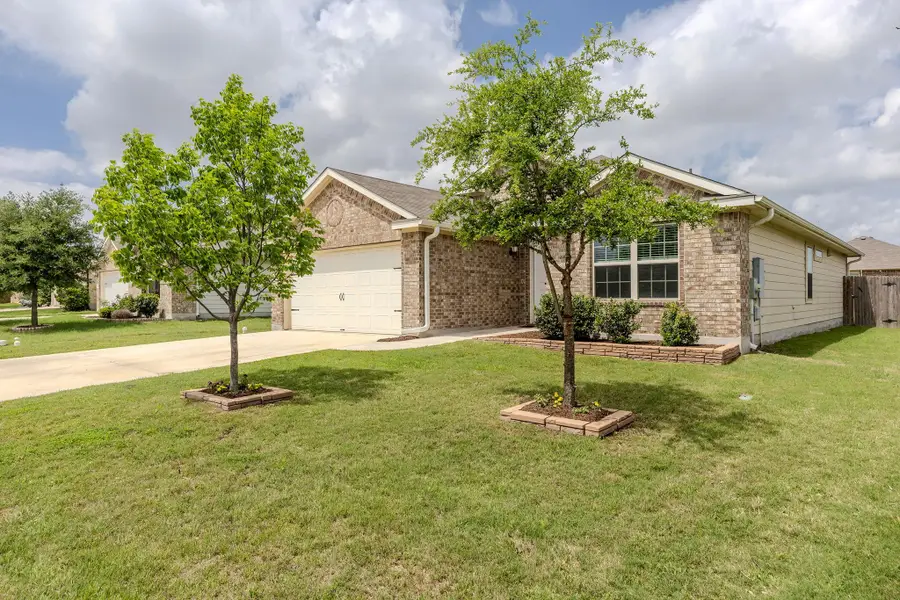 105 Balsam St, Hutto, TX 78634 - #2