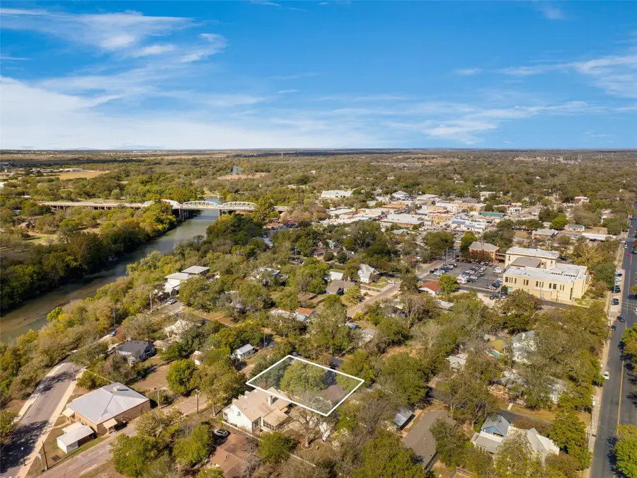 801 Austin St, Bastrop, TX 78602 - #2