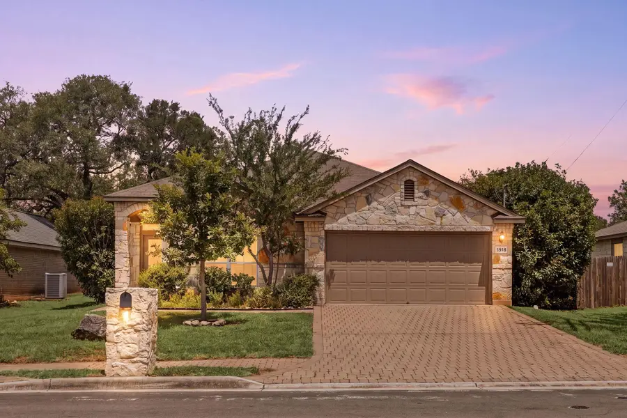 1918 Stonehaven, San Marcos, TX 78666 - #2