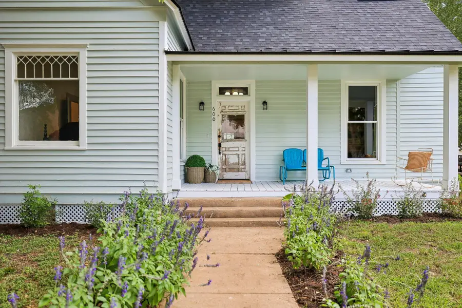 600 Short St, Smithville, TX 78957 - #2