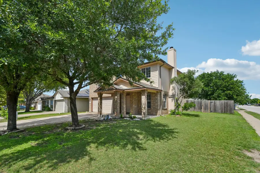 231 Altamont St, Hutto, TX 78634 - #3