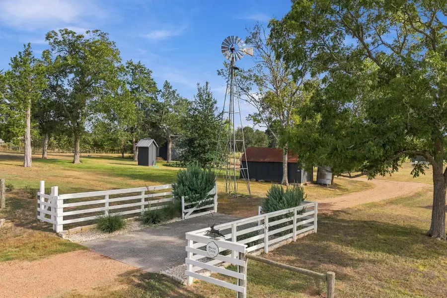 6389 Miller Rd, New Ulm, TX 78950 - #2