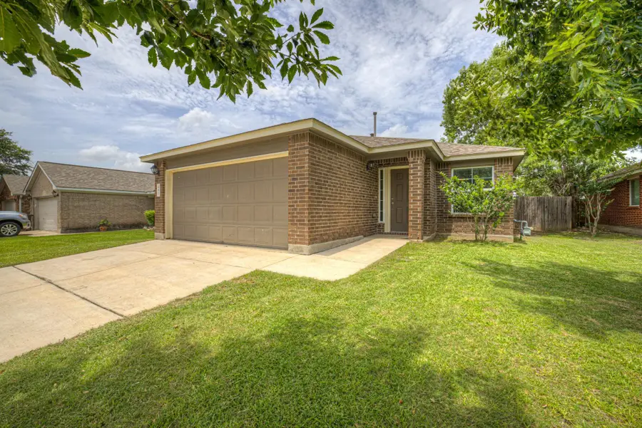 401 Summerside Ave, Lockhart, TX 78644 - #2