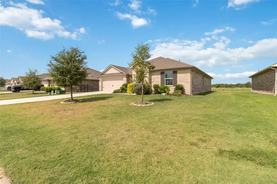106 Sandpiper Dr, Bastrop, TX 78602 - Image #2