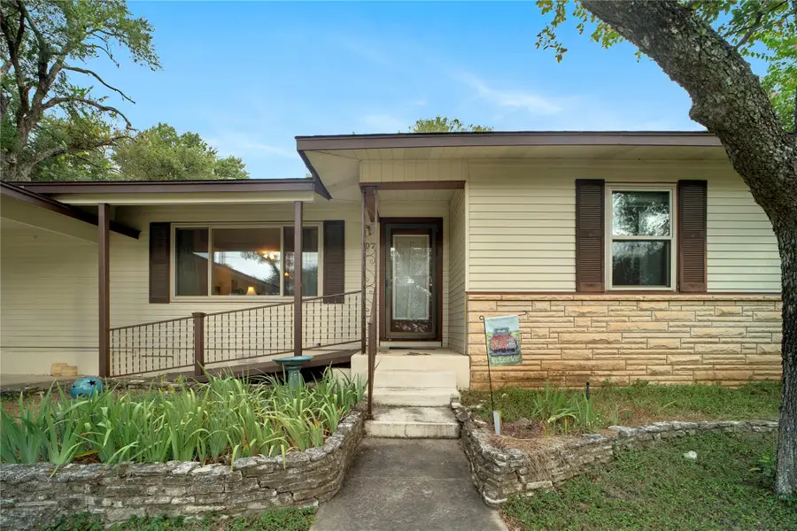 107 Mandalay Ln, San Marcos, TX 78666 - #2