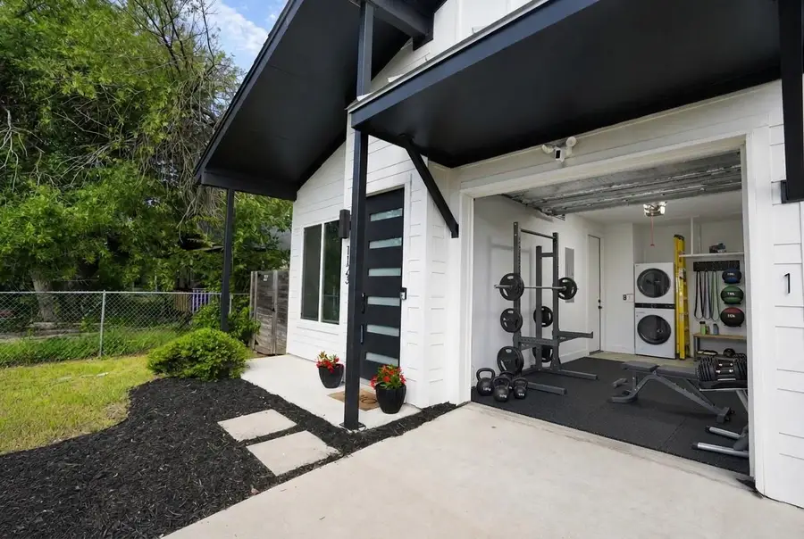 1123 Omega Ave #1, Austin, TX 78721 - #2