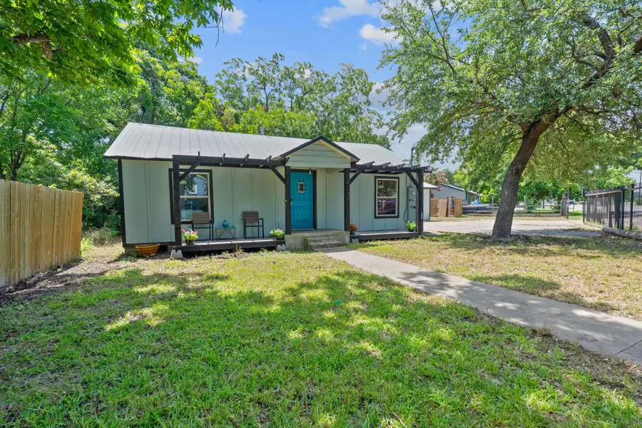 1013 N Colorado St, Lockhart, TX 78644 - Image #2