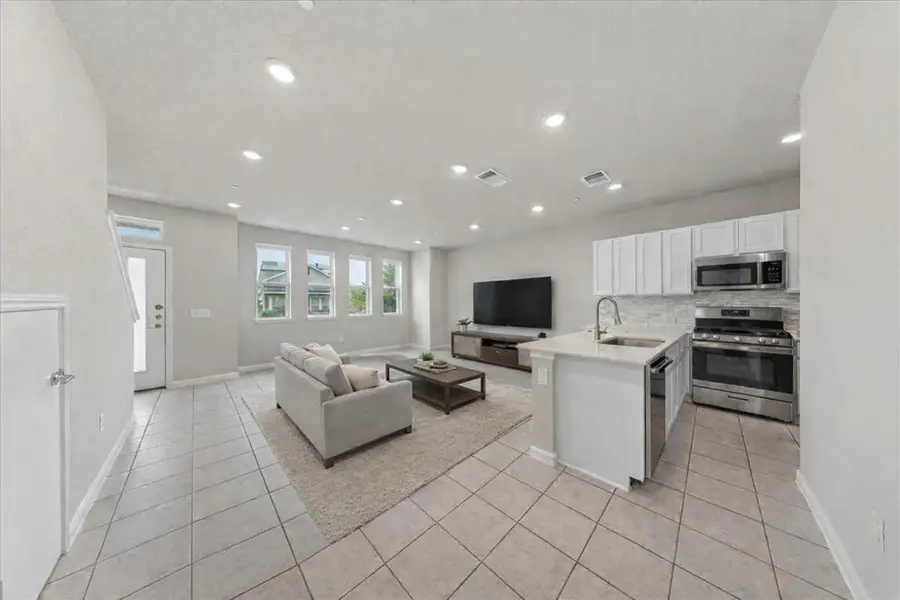 9015 Cattle Baron Path #1502, Austin, TX 78747 - Image #2