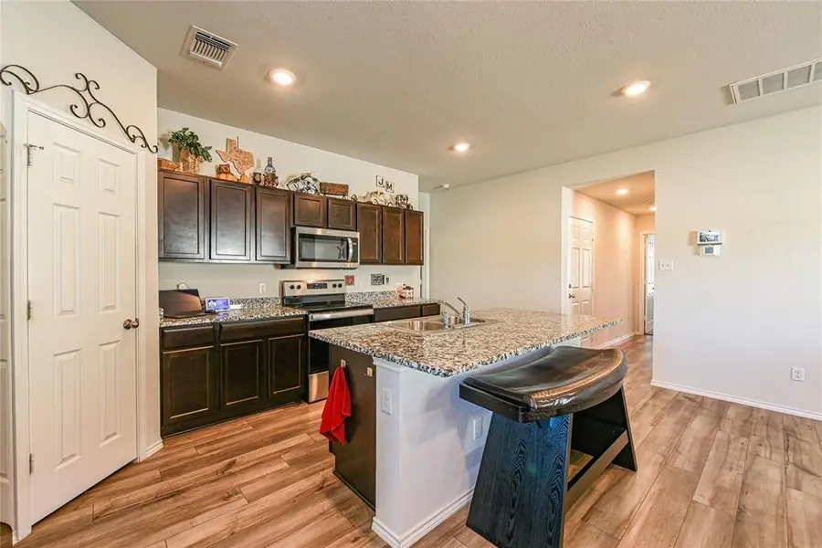 348 Jacquard Ct, Troy, TX 76579 - Image #3