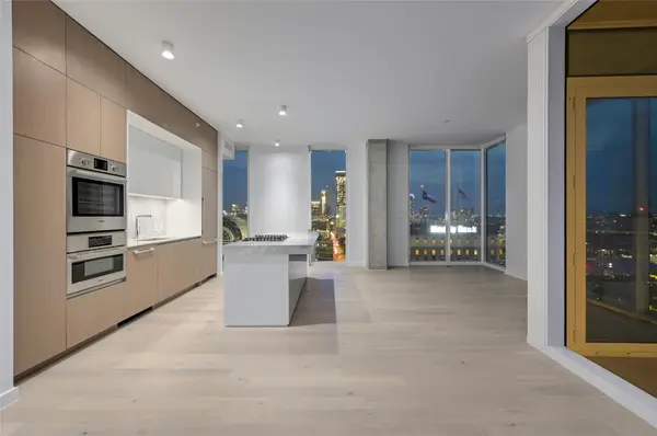 313 W 17th St #2105, Austin, TX 78701
