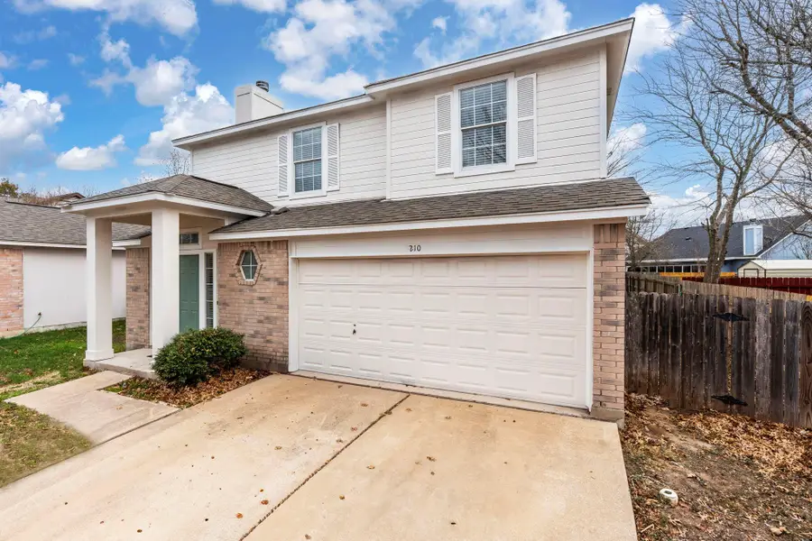 210 Summerside Ave, Lockhart, TX 78644 - Image #2