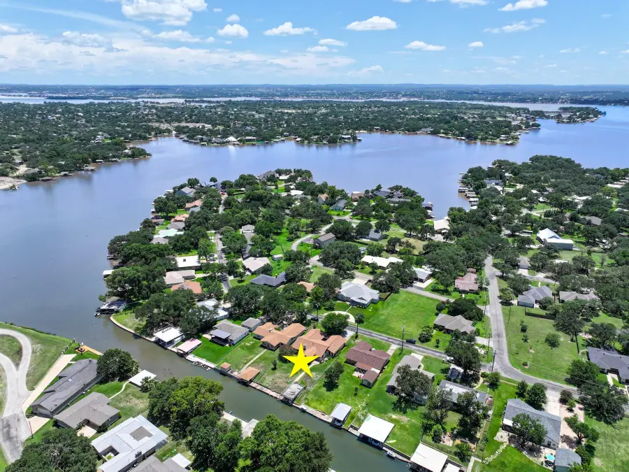 106 Flamingo Cir, Marble Falls, TX 78654 - Image #2