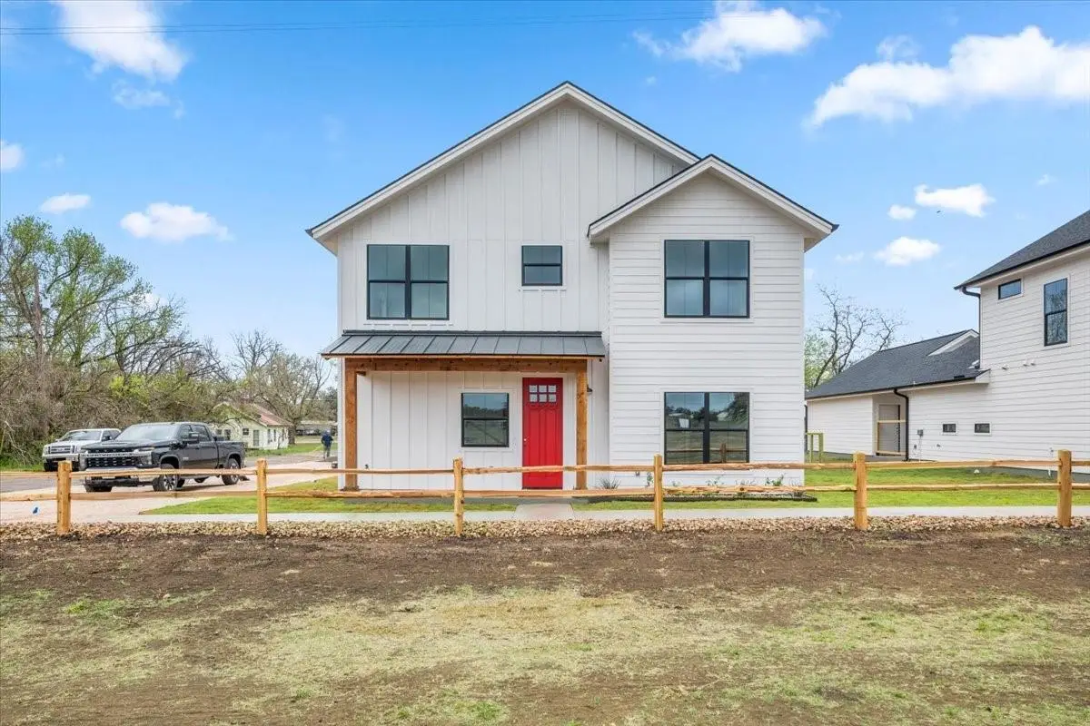 203 N Avenue J, Johnson City, TX 78636 - Image #1