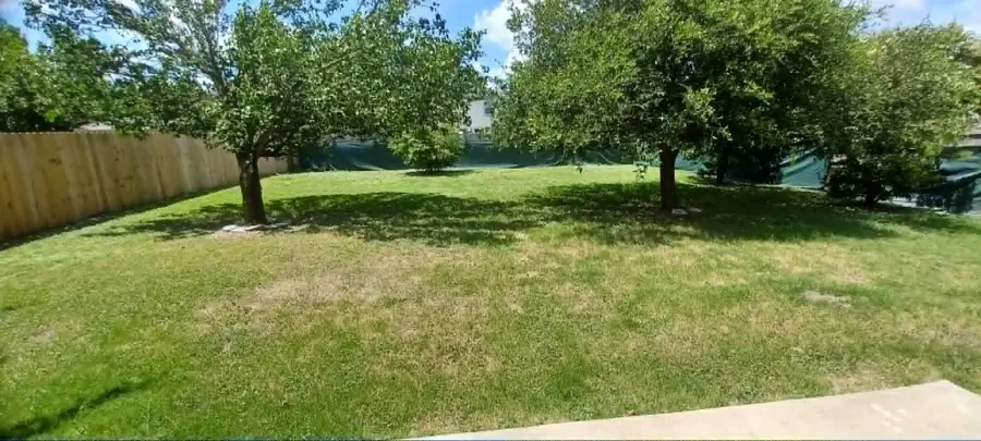 121 Wegstrom St, Hutto, TX 78634 - #2