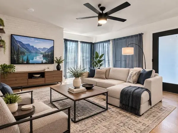 909 Reinli St #102, Austin, TX 78751