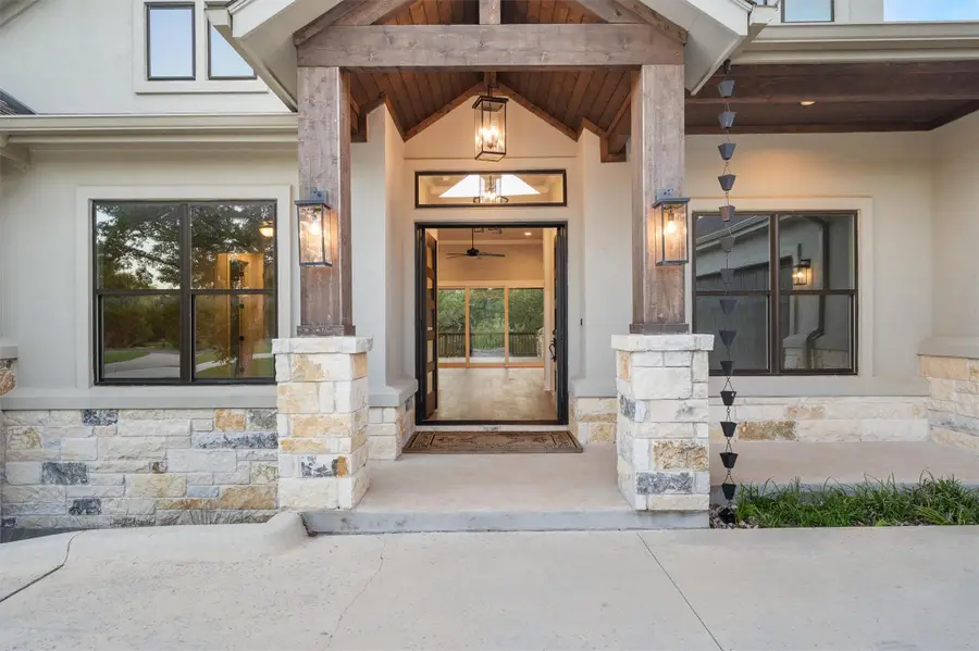 302 Highland Spring Ln, Georgetown, TX 78633 - #2