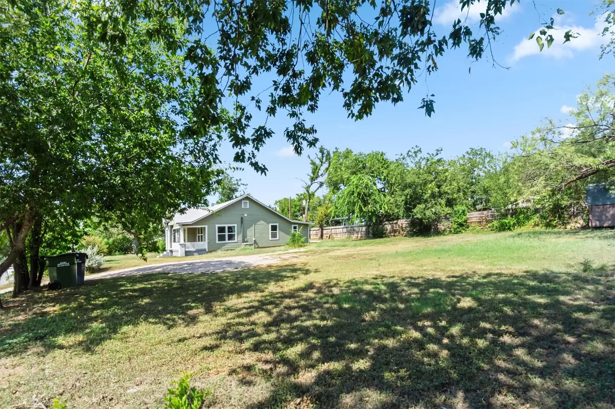 409 N Vandeveer St, Burnet, TX 78611 - Image #1