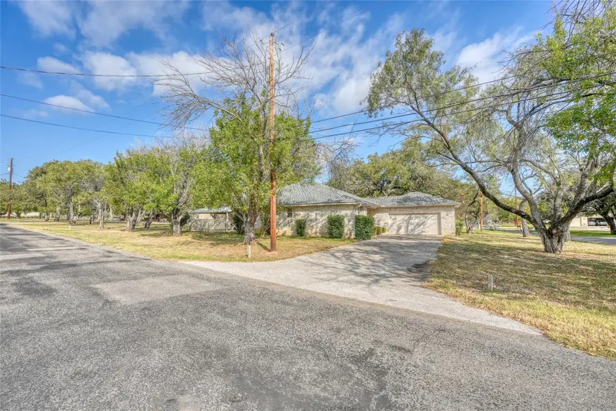 710 Highland Dr, Marble Falls, TX 78654 - Image #3