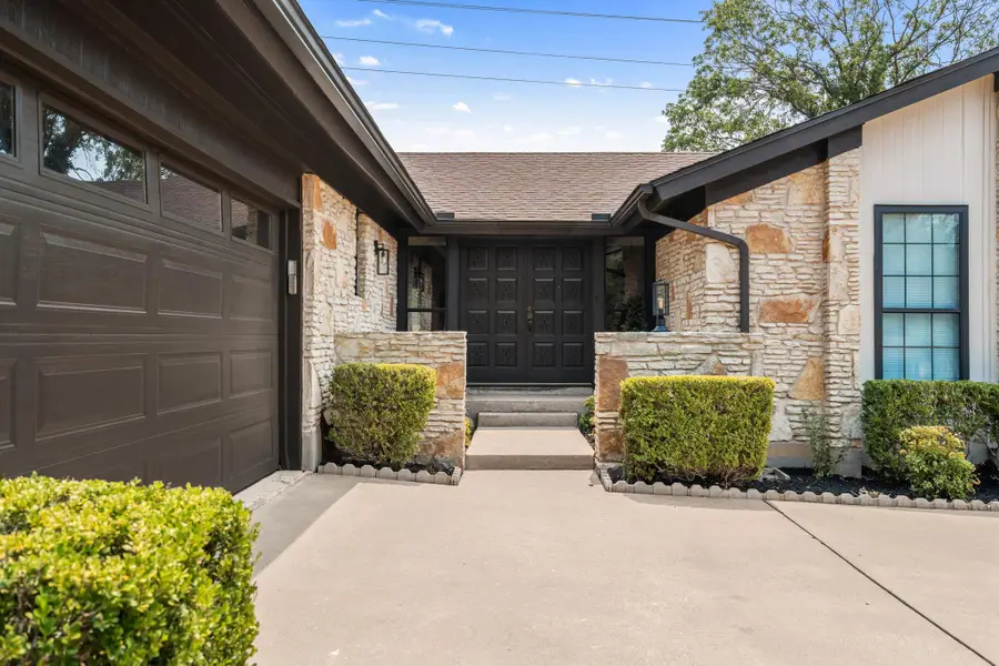 106 White Sands Dr, Lakeway, TX 78734 - #2