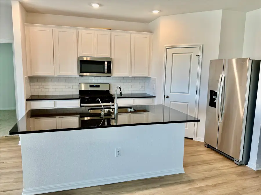 5012 Hazelnut Ln, Del Valle, TX 78617 - Image #2