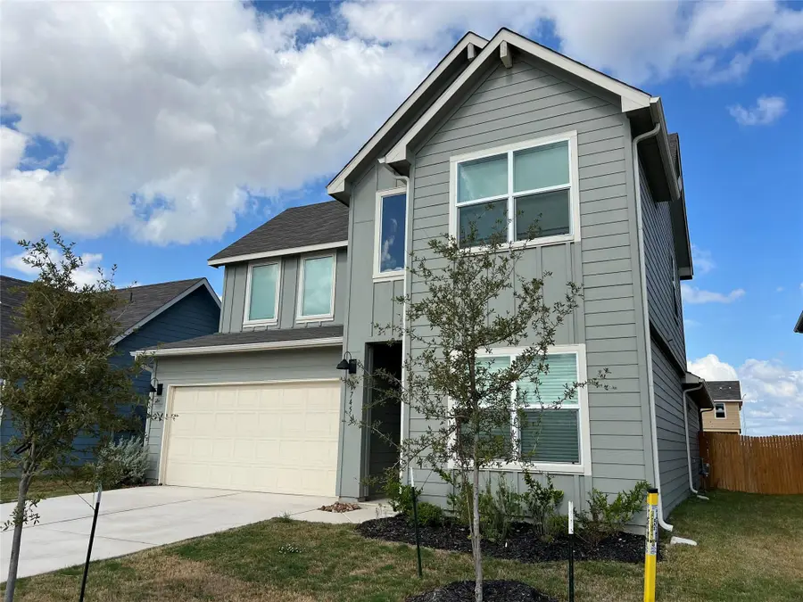 1745 James St, New Braunfels, TX 78130 - #2
