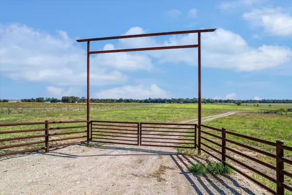 750 County Road 380, Granger, TX 76530