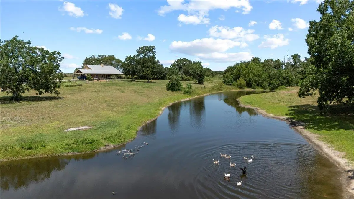 7835 Berger Rd, Schulenburg, TX 78956 - Image #1