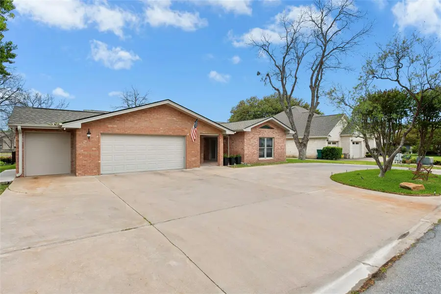 407 Olympia Fields St, Meadowlakes, TX 78654 - #2