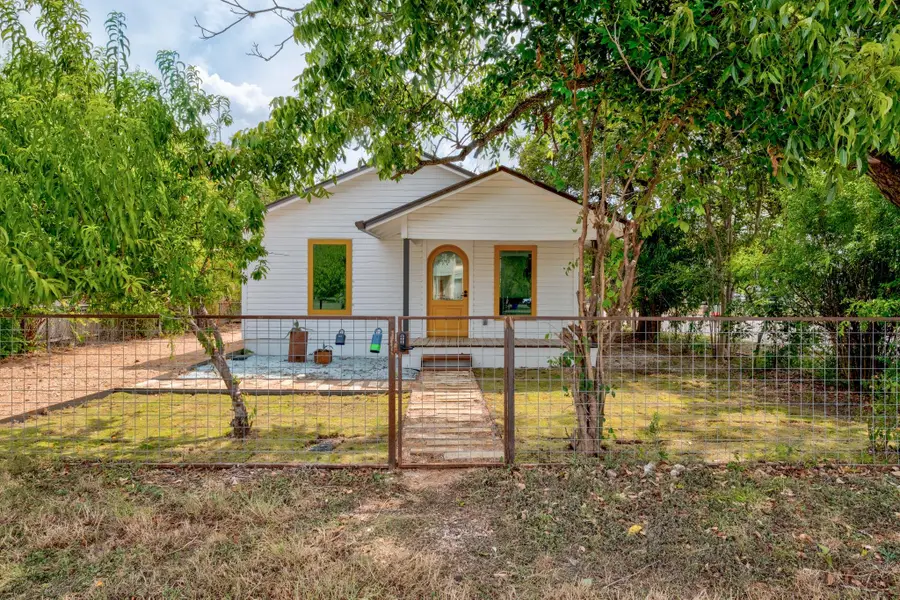 1595 Katy St, New Braunfels, TX 78130 - #2