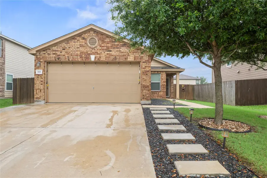 715 Estes Park, Taylor, TX 76574 - #2