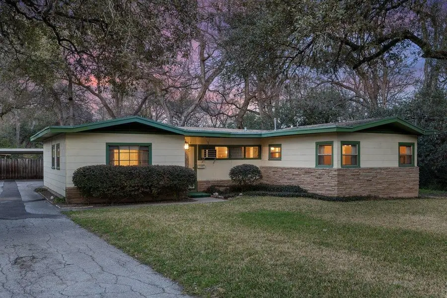 2004 Griswold Ln, Austin, TX 78703 - #2