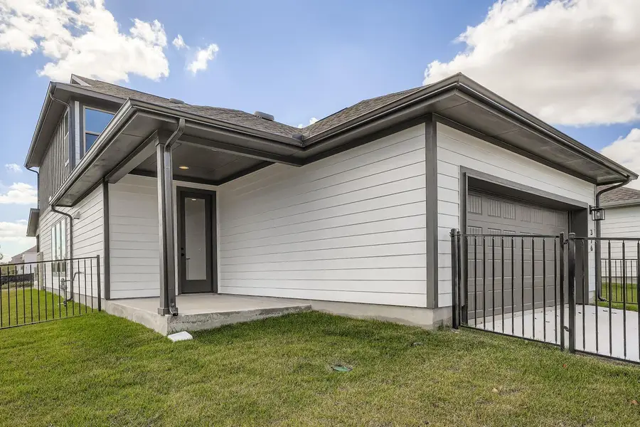 376 Orleanian Dr, Buda, TX 78610 - Image #2