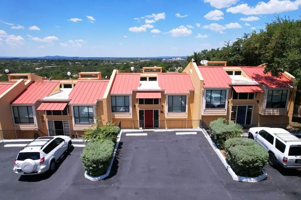 402 Hi Stirrup #E4, Horseshoe Bay, TX 78657 - Image #1