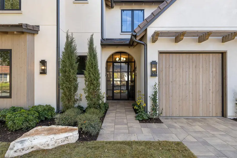 2705 Warren St, Austin, TX 78703 - Image #2