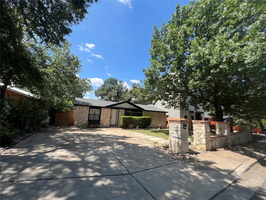 1002 Walter St, Austin, TX 78702 - Image #2