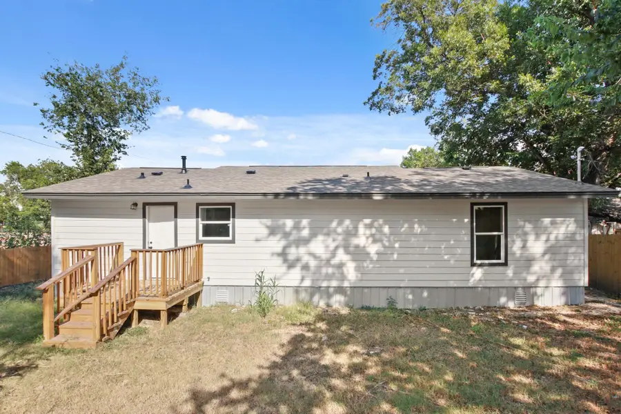 713 Burkett St, Taylor, TX 76574 - Image #3