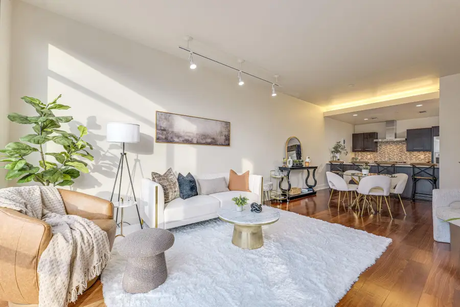 210 Lee Barton Dr #421, Austin, TX 78704 - #2