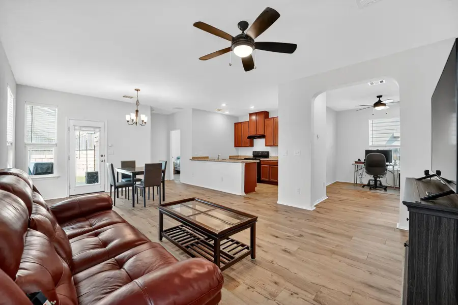 6308 Albany Sleigh Dr, Del Valle, TX 78617 - Image #3