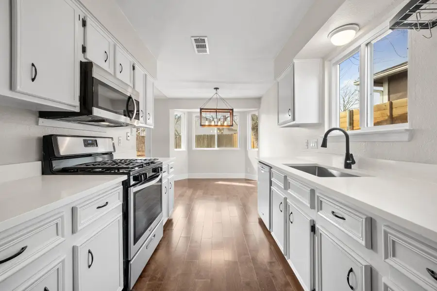 1907 Dauphine Cv, Austin, TX 78727 - #3