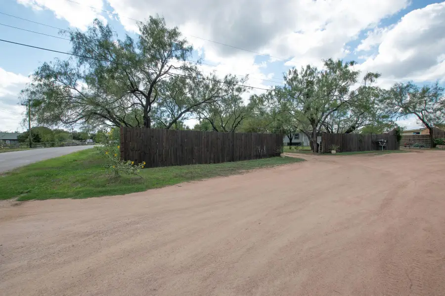 105 Conroe Ct, Kingsland, TX 78639 - #3