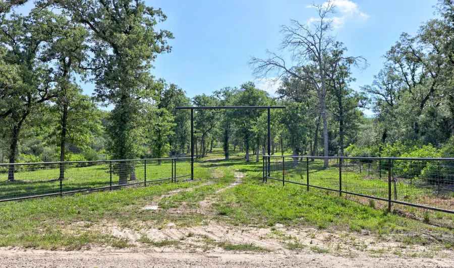 200 Cumley Ln, Thorndale, TX 76577 - Image #2