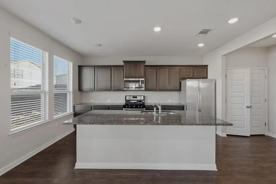 5801 Monmarte Cv, Austin, TX 78744 - Image #3