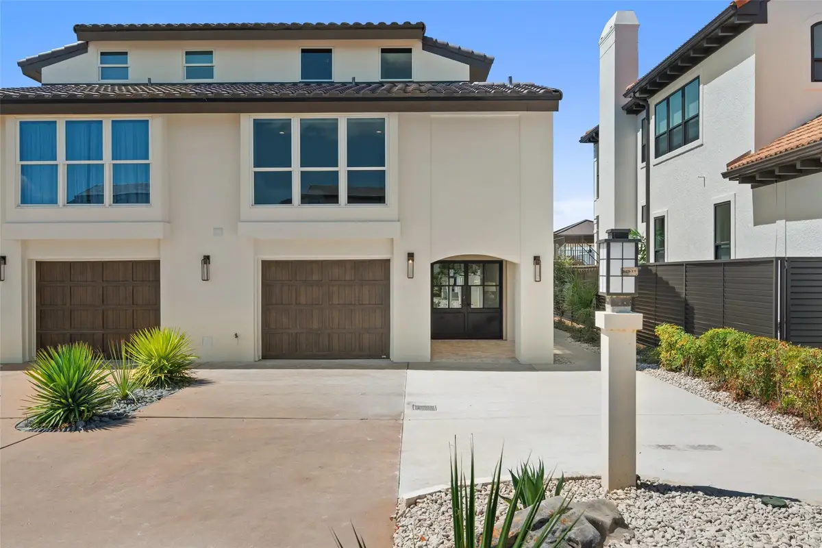 529 Lighthouse Dr #11, Horseshoe Bay, TX 78657 - Image #1