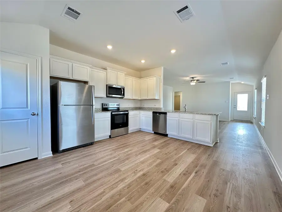 125 Paradise Canyon Dr, Jarrell, TX 76537 - #2